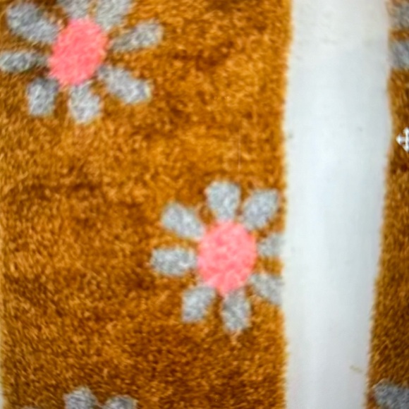 Natural Life Over The Knee Daisy Socks - Picture 3 of 4